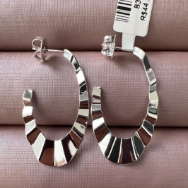 BRINCO ARGOLA OVAL DIF