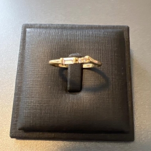 A1026 ANEL PEDRA RETANGULAR ZIRCONIAS