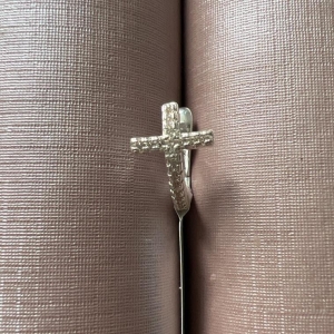 B3200 BRINCO PIERCING CRUCIFIXO