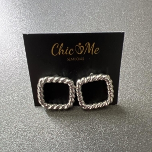 B3217 BRINCO QUADRADO TORCIDO