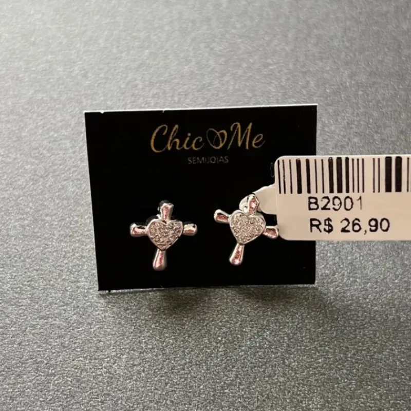BRINCO CRUCIFIXO CORAÇÃO