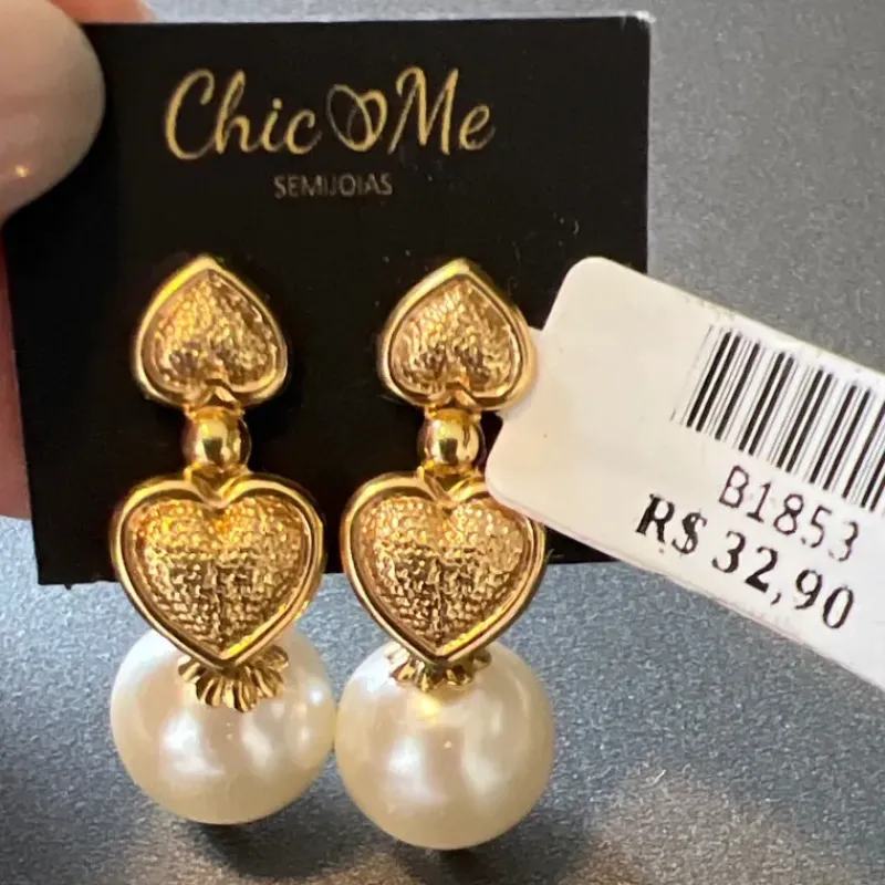 BRINCO DOIS CORÇÕES PEROLA