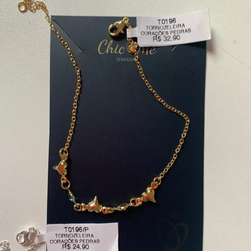 TORNOZELEIRA CORAÇÕES PEDRAS