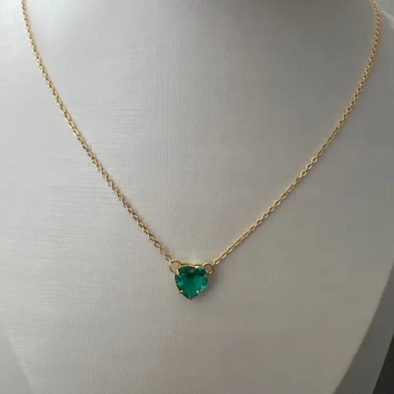 COLAR CORAÇÃO PEDRA