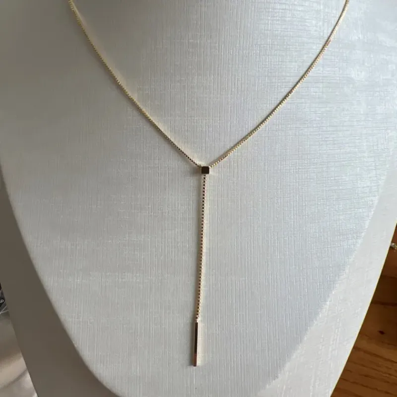 COLAR GRAVATA COM PALITO