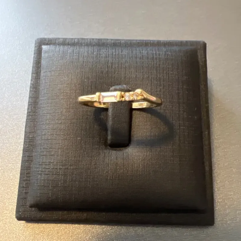 A1026 ANEL PEDRA RETANGULAR ZIRCONIAS