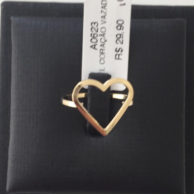 ANEL CORAÇÃO VAZADO