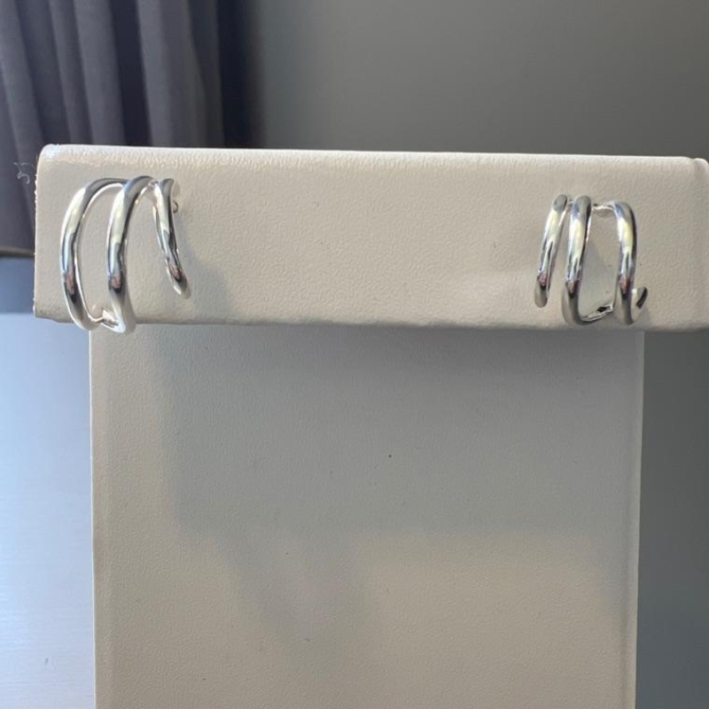 B3145 BRINCO MEIA ARGOLA TRES FIOS