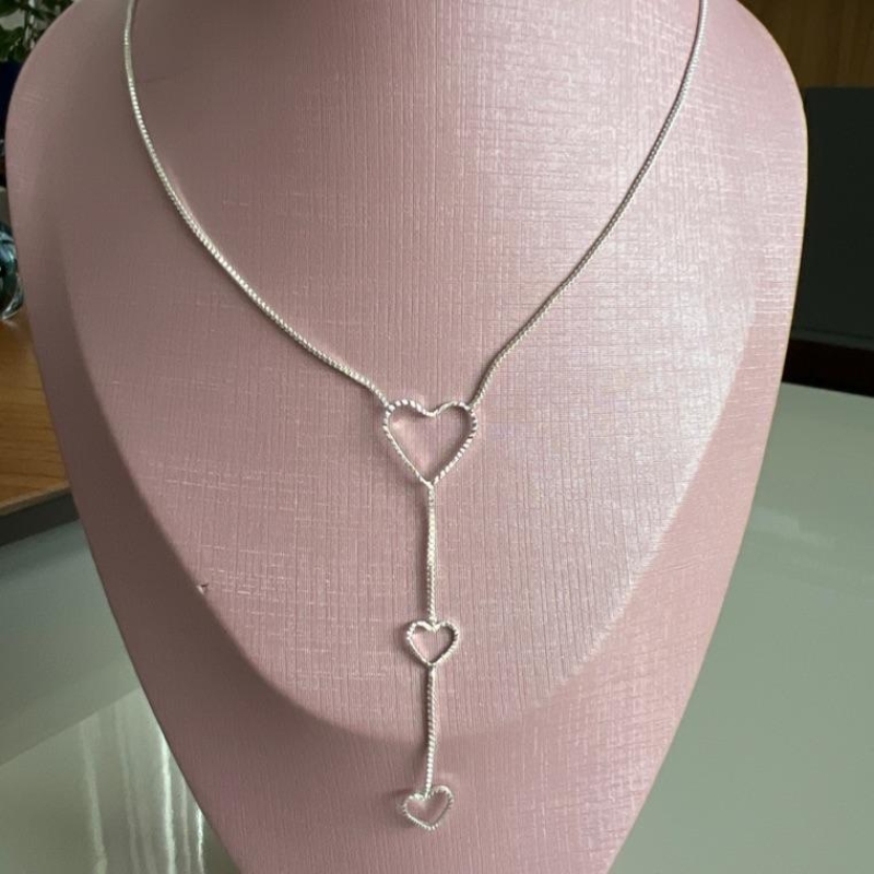 C1716 COLAR GRAVATINHA CORÇÕES