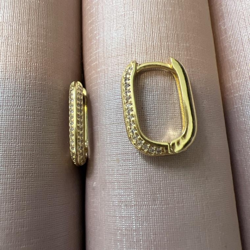 B3232 BRINCO ARGOLA OVAL ZIRCONIAS