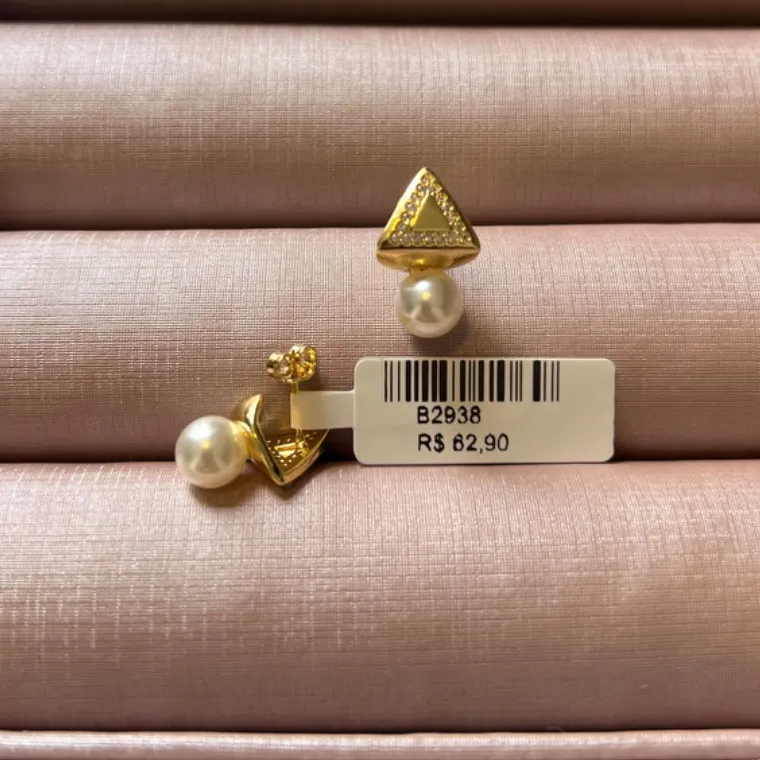 BRINCO TRIABGULO ZIRC PEROLA