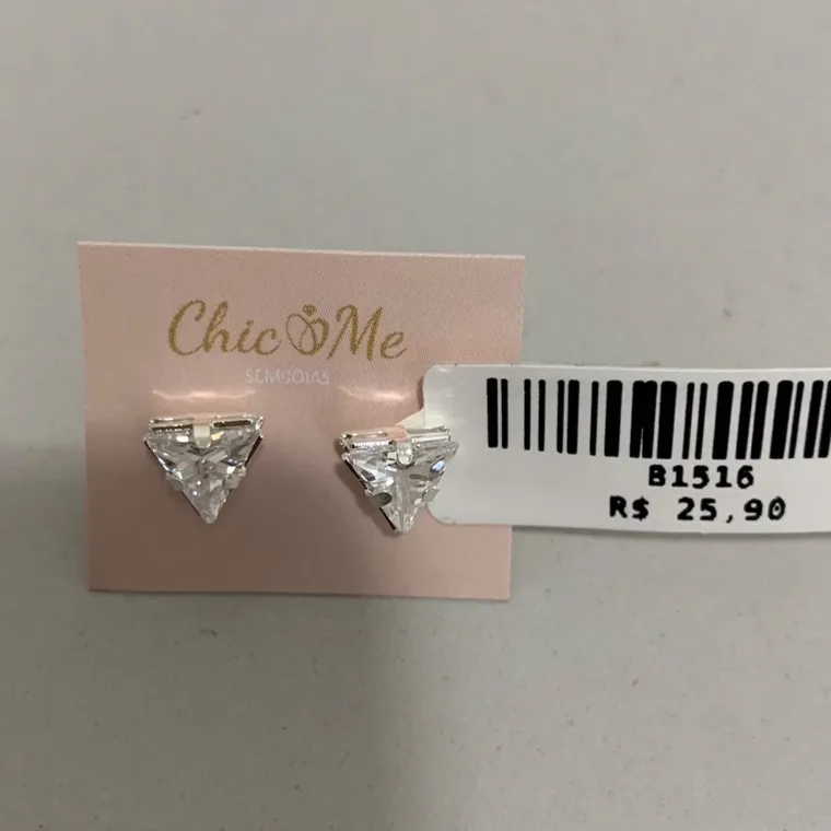 BRINCO TRIANGULO ZIRC BRINCO TRIANGULO ZIRC