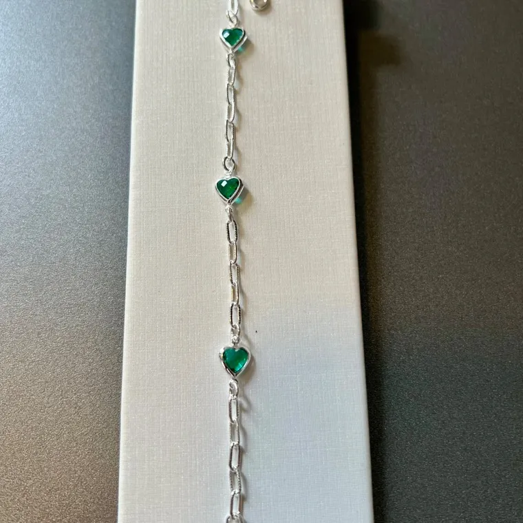 PULSEIRA CORAÇÕES ESMERALDA PULSEIRA CORAÇÕES ESMERALDA