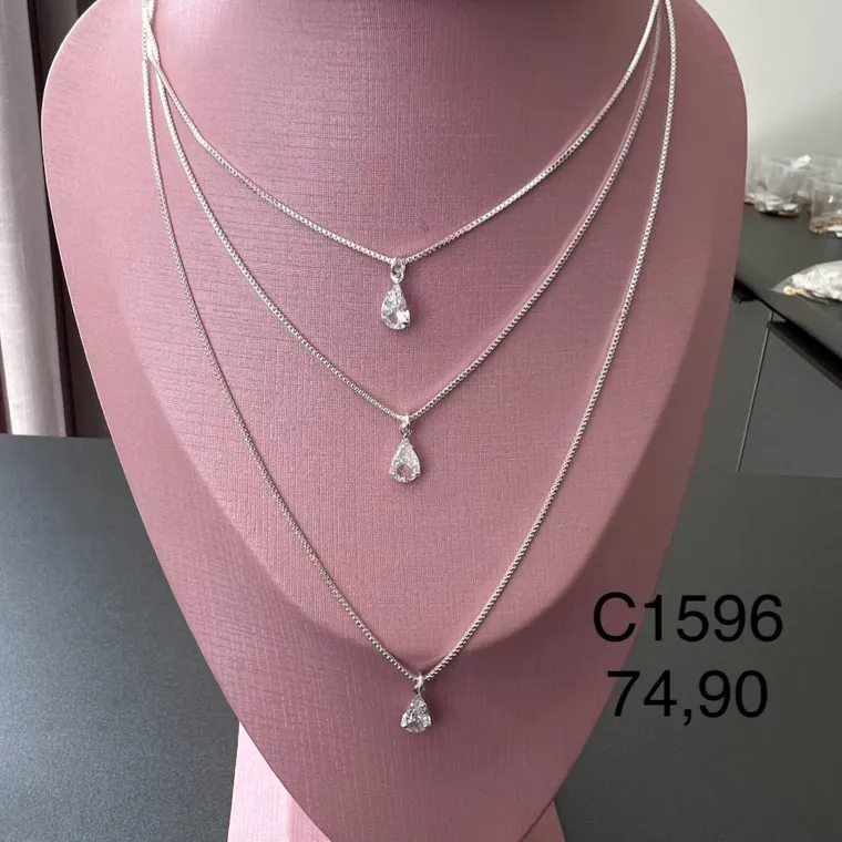 COLAR TRIPLO GOTA CORAÇÃO