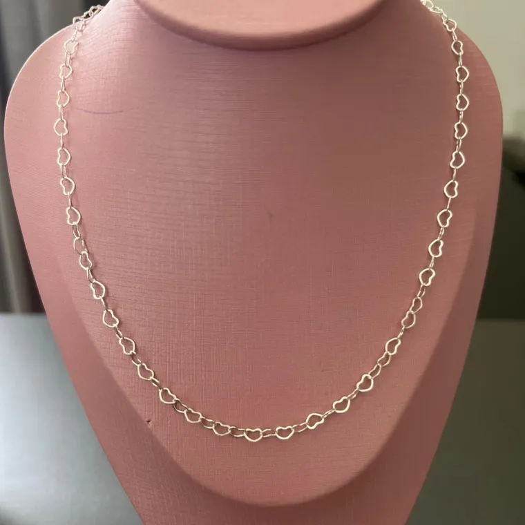 GARGANTILHA CORACOES VAZ LS