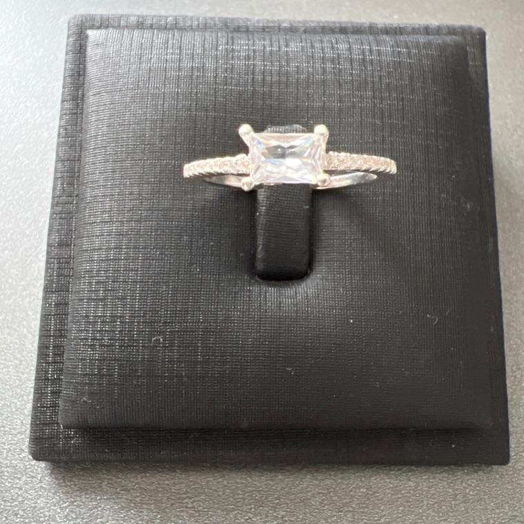 A1018 ANEL SOLITARIO DIF