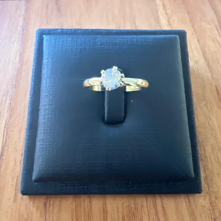 A1064 - 18 ANEL SOLITARIO OURO